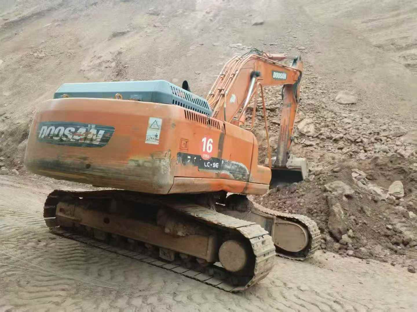 Used Doosan DH220-9E Excavator 2014 Model