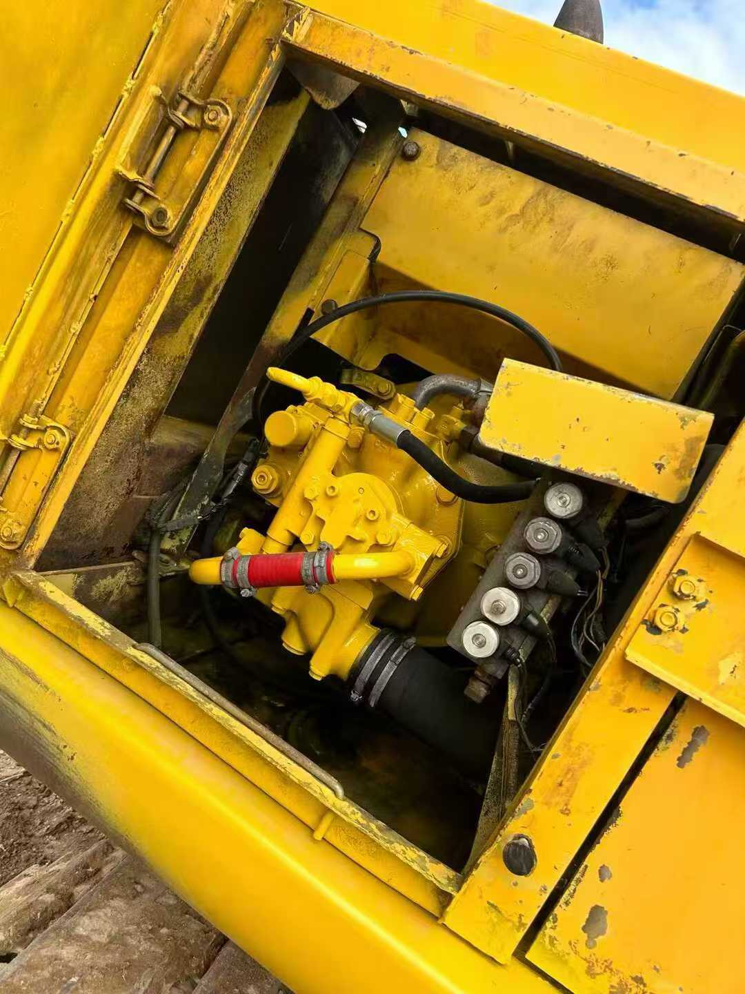 Used Komatsu PW100 Excavator 2016 Model / 7