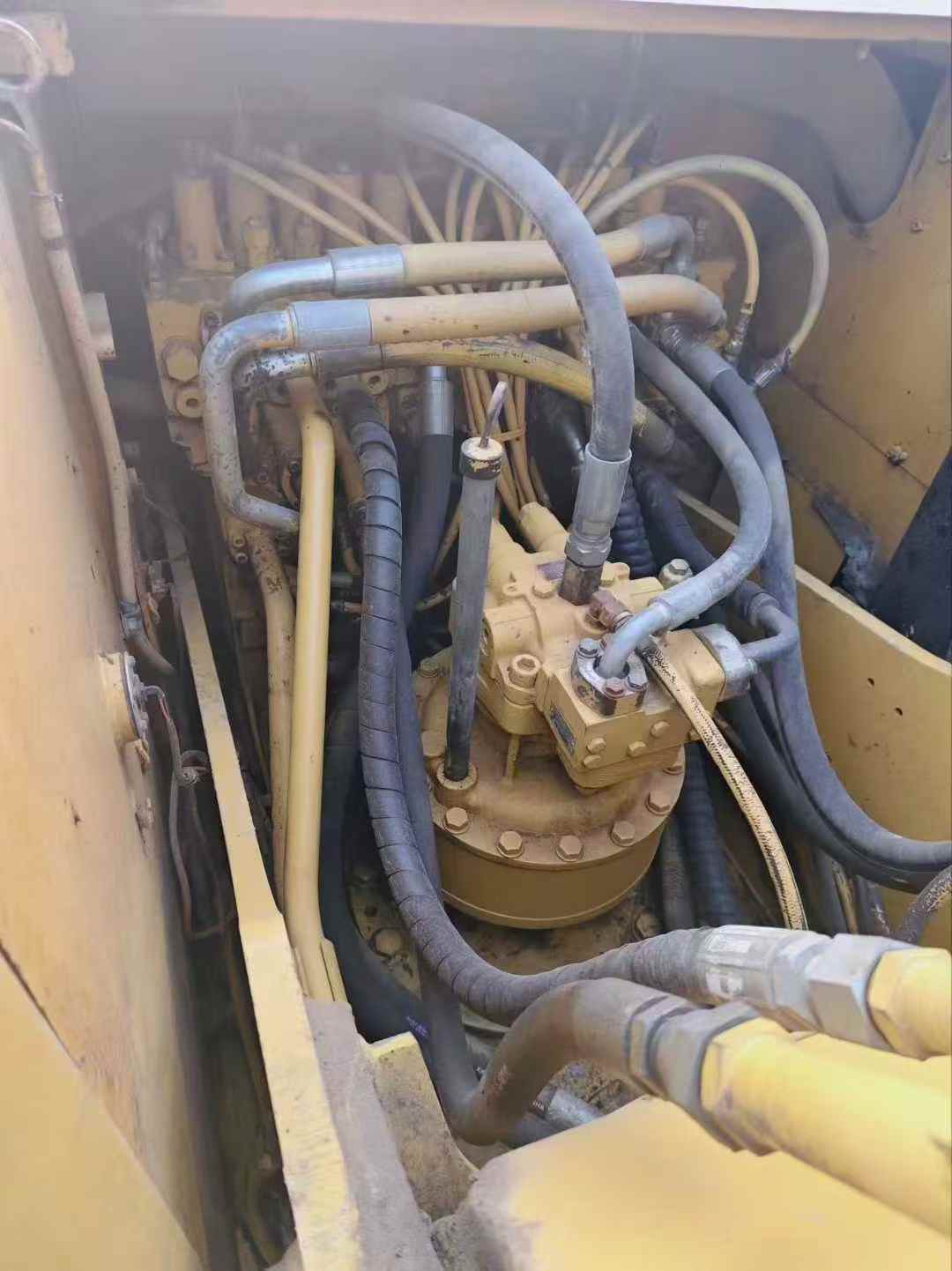 Used Caterpillar 320D Excavator 2011 Model / 3