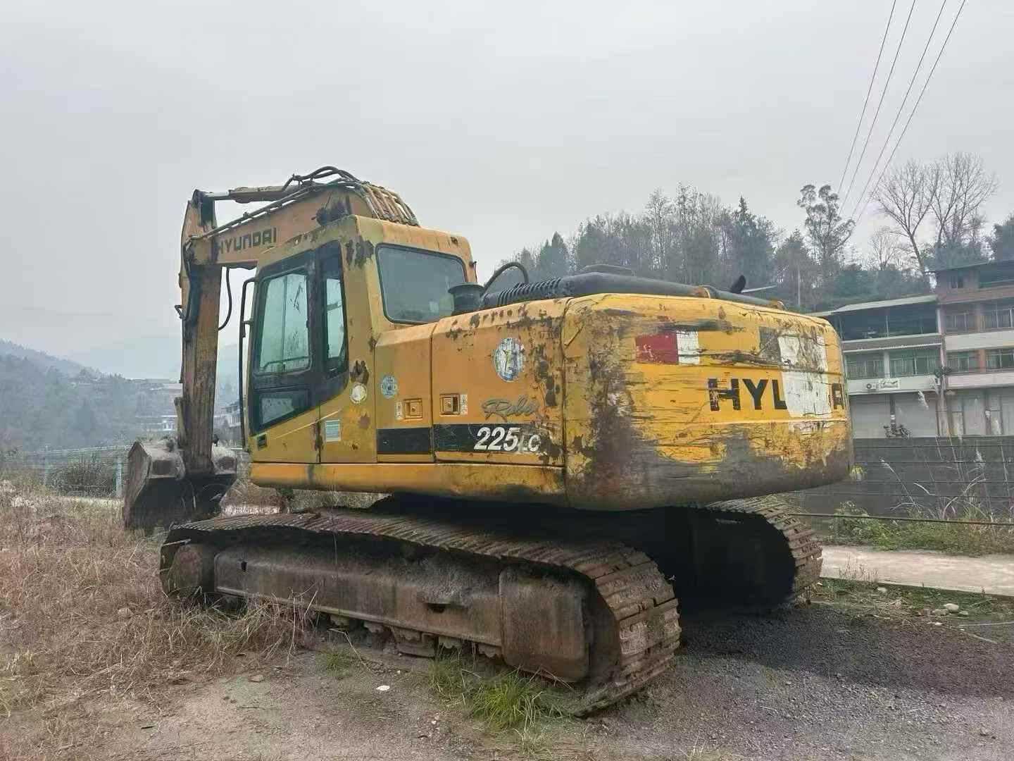Used Hyundai R225-7 Excavator 2016 Model / 3