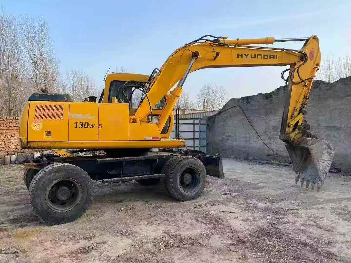 Used Hyundai 130LVS Excavator 2016 Model / 3