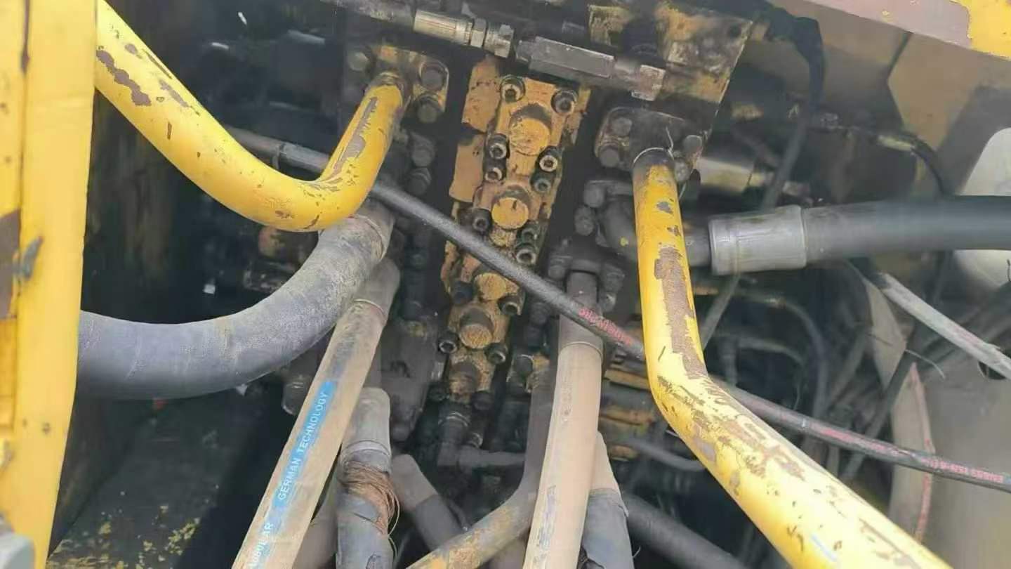 Used Komatsu PC220LC-8 Excavator 2016 Model / 3