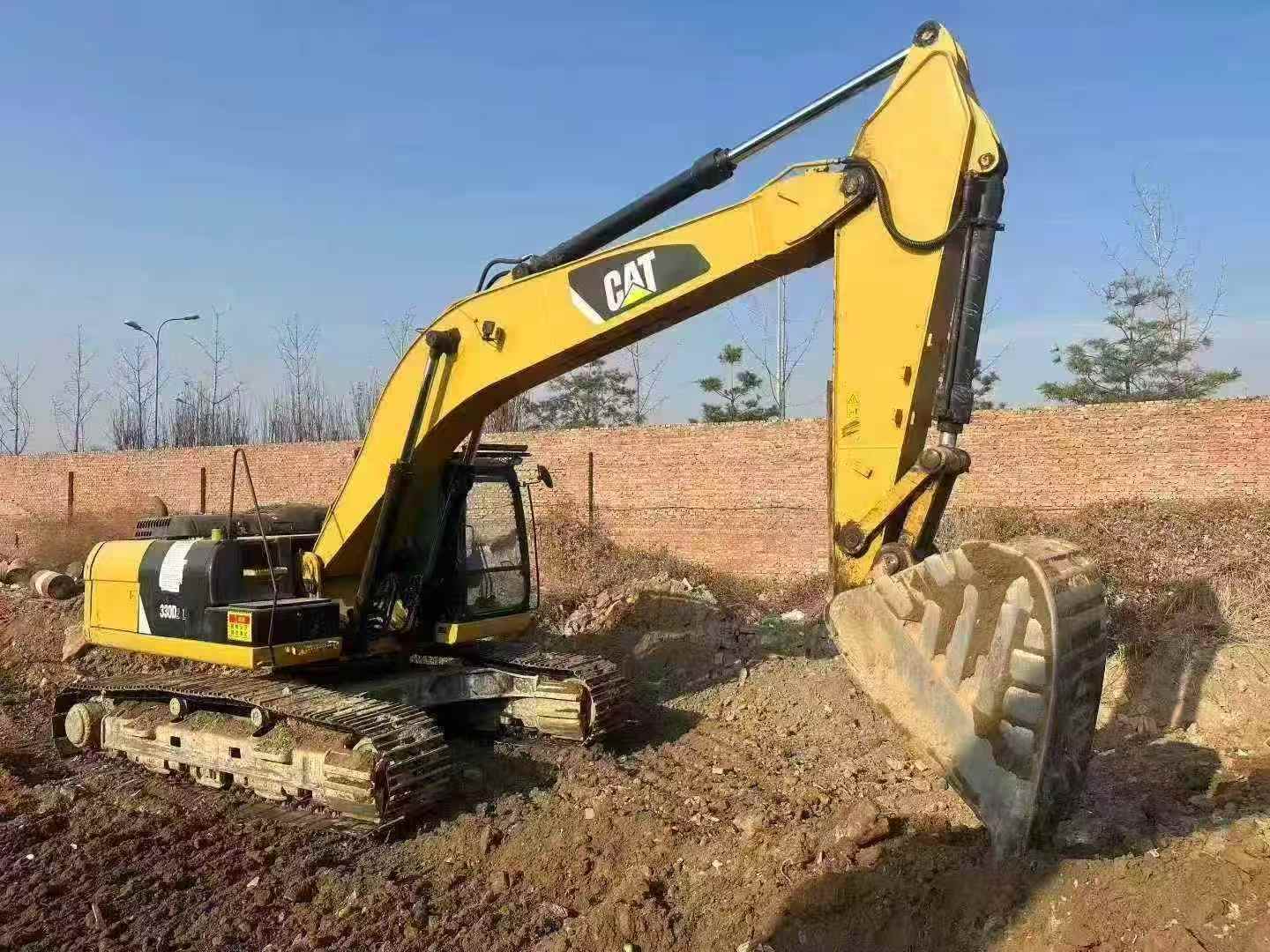 Used Caterpillar 330L Excavator 2016 Model / 8
