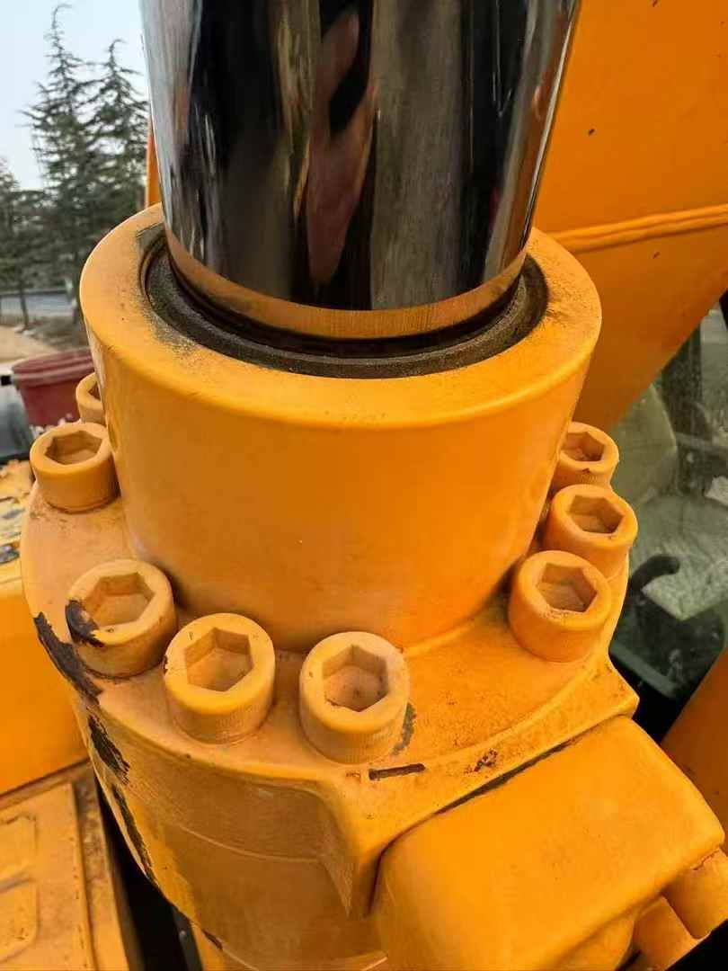 Used Hyundai R215-7C Excavator 2015 Model / 4