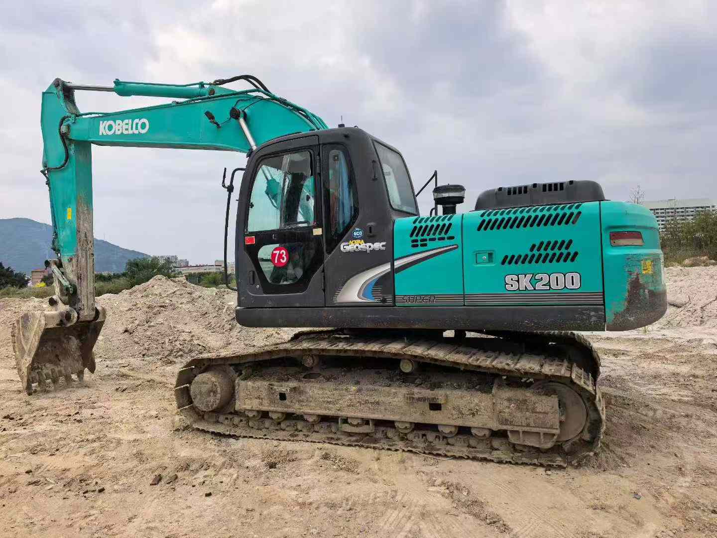 Used Kobelco SK200 Excavator 2015 Model / 3