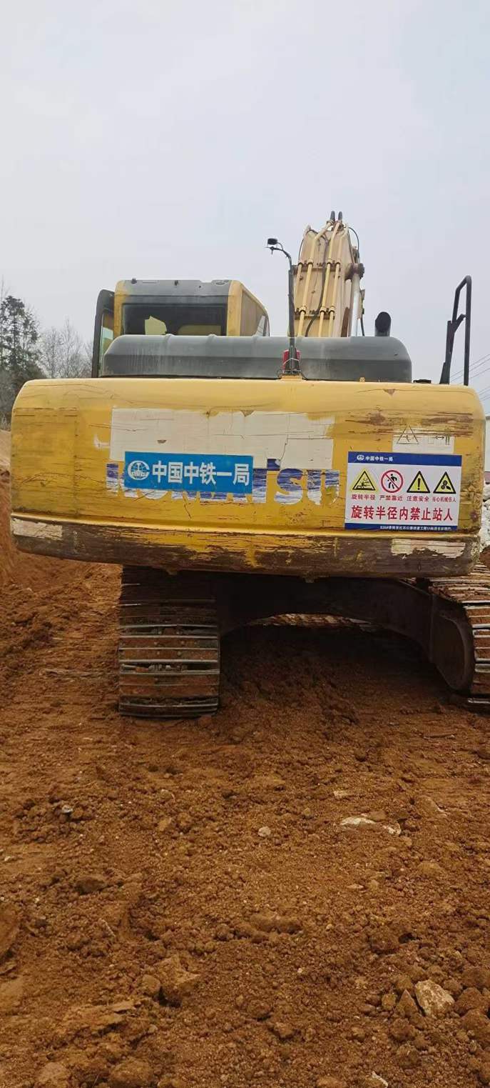 Used Komatsu PC200-8 Excavator 2010 Model / 8