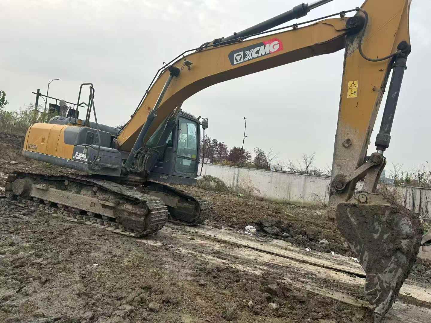 Used XCMG XE205GH Excavator 2021 Model / 5