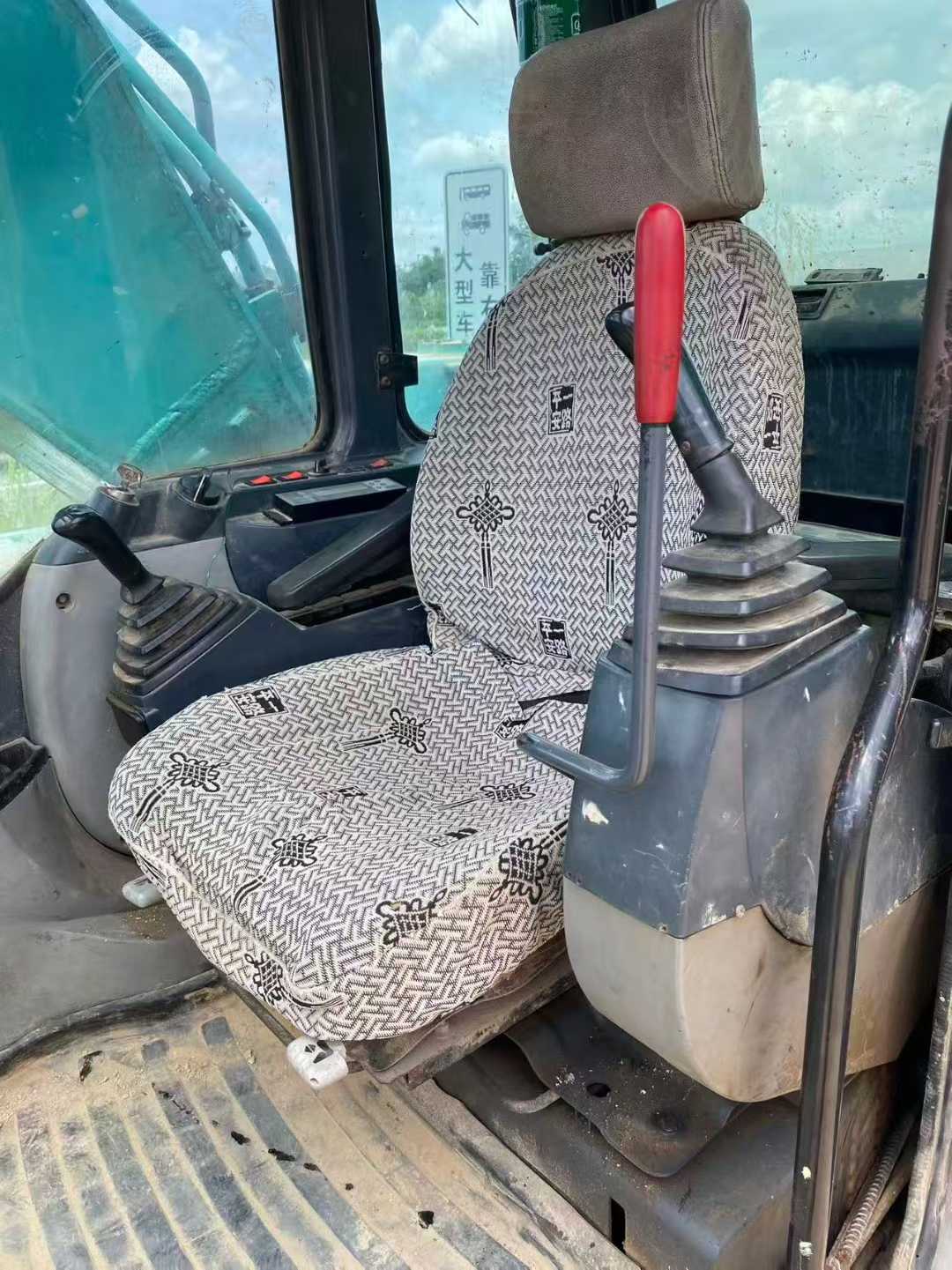 Used Kobelco SK200 Excavator 2016 Model / 4