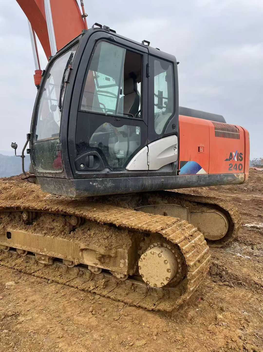 Used Hitachi ZAXIS200 Excavator 2019 Model / 3