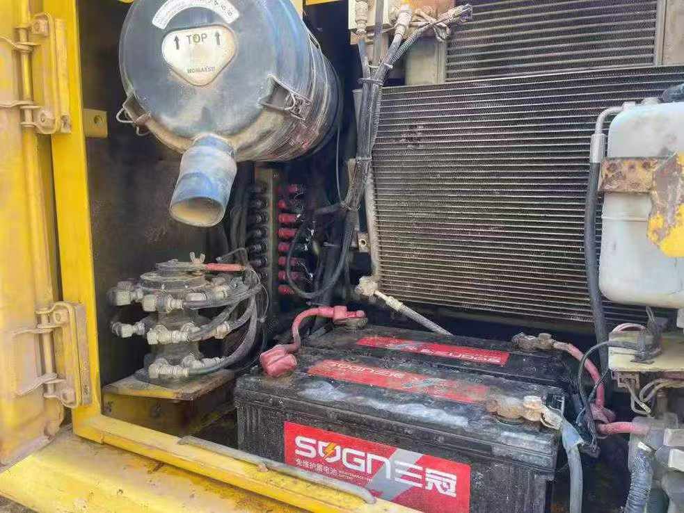 Used Komatsu PC120-6E Excavator 2016 Model / 3