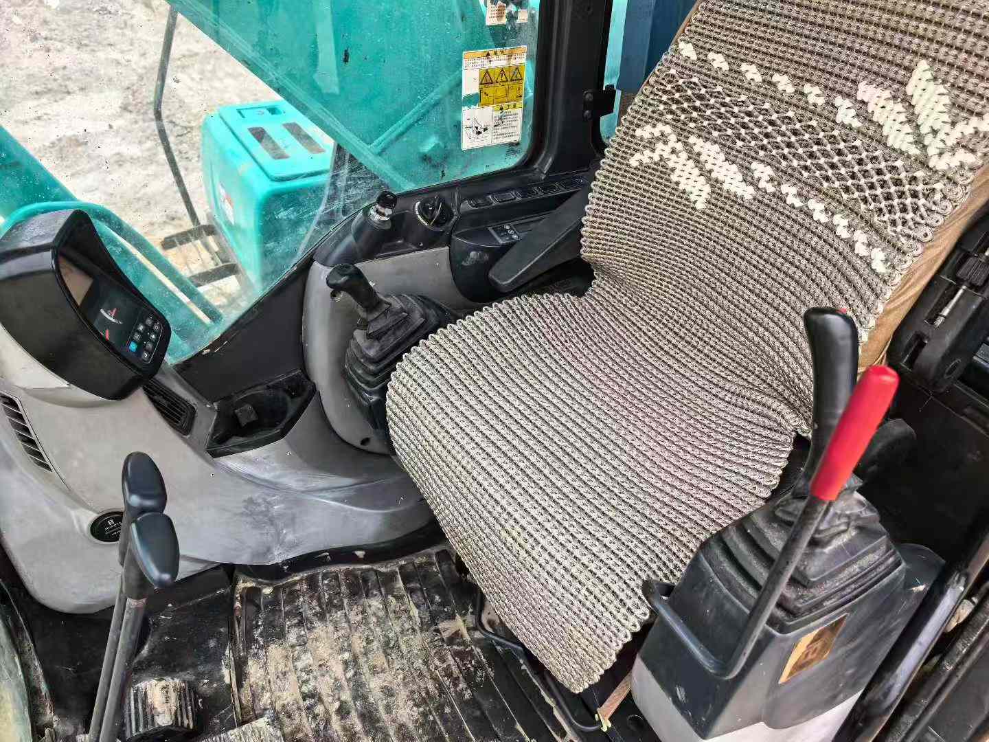 Used Kobelco SK200 Excavator 2015 Model / 2