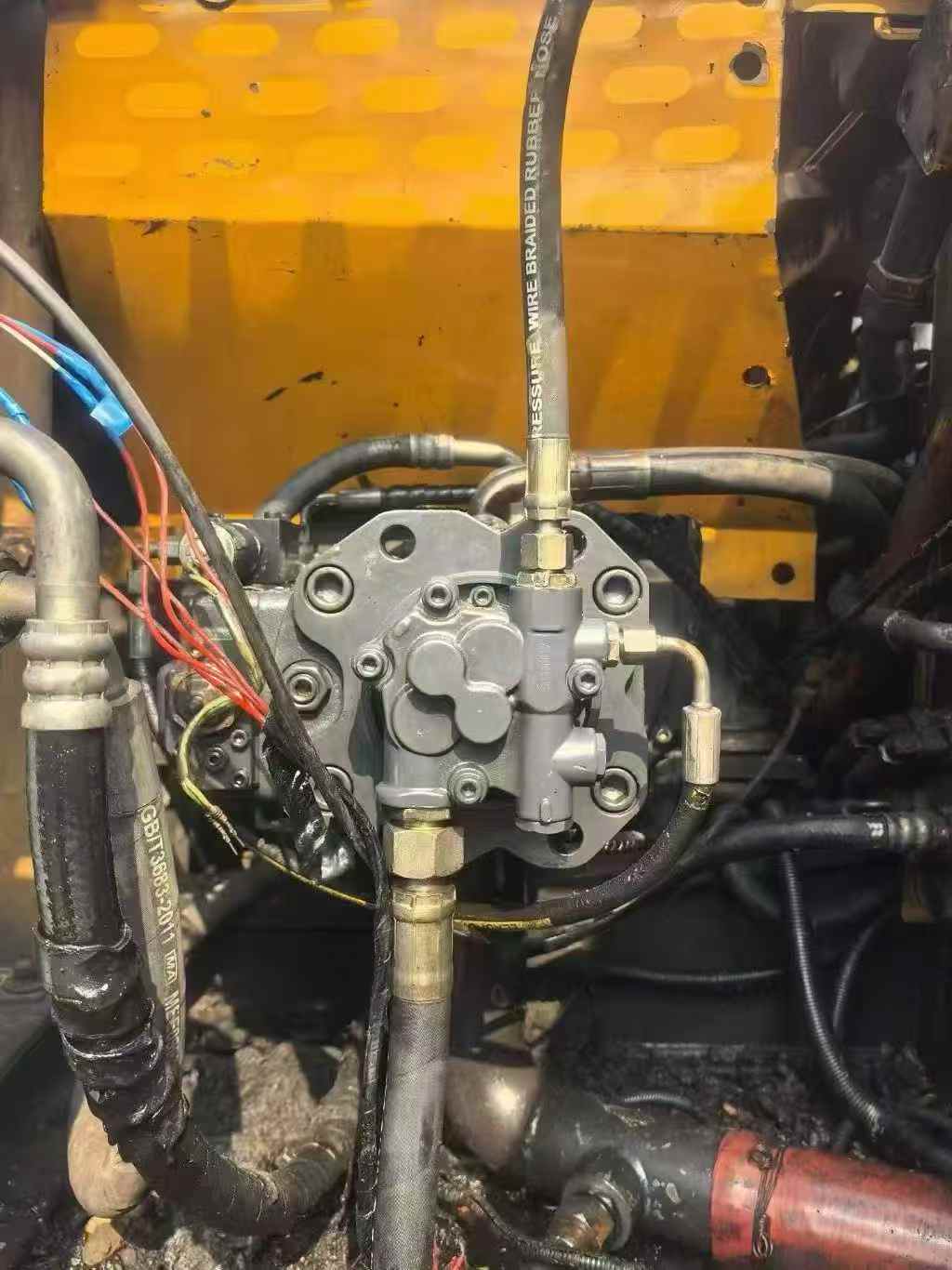 Used Sany SY135 Excavator 2016 Model / 5