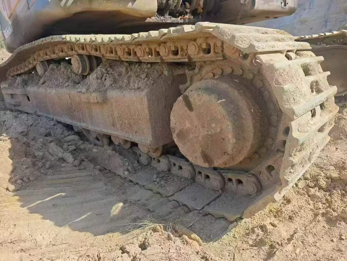 Used Hyundai R335LC-9T Excavator 2016 Model / 3