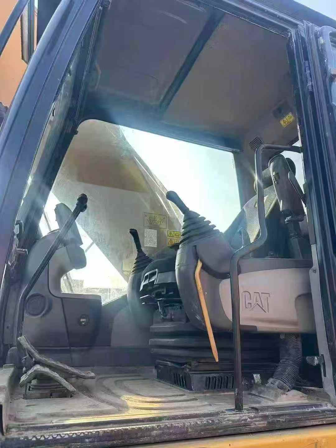 Used Caterpillar 330L Excavator 2016 Model / 9