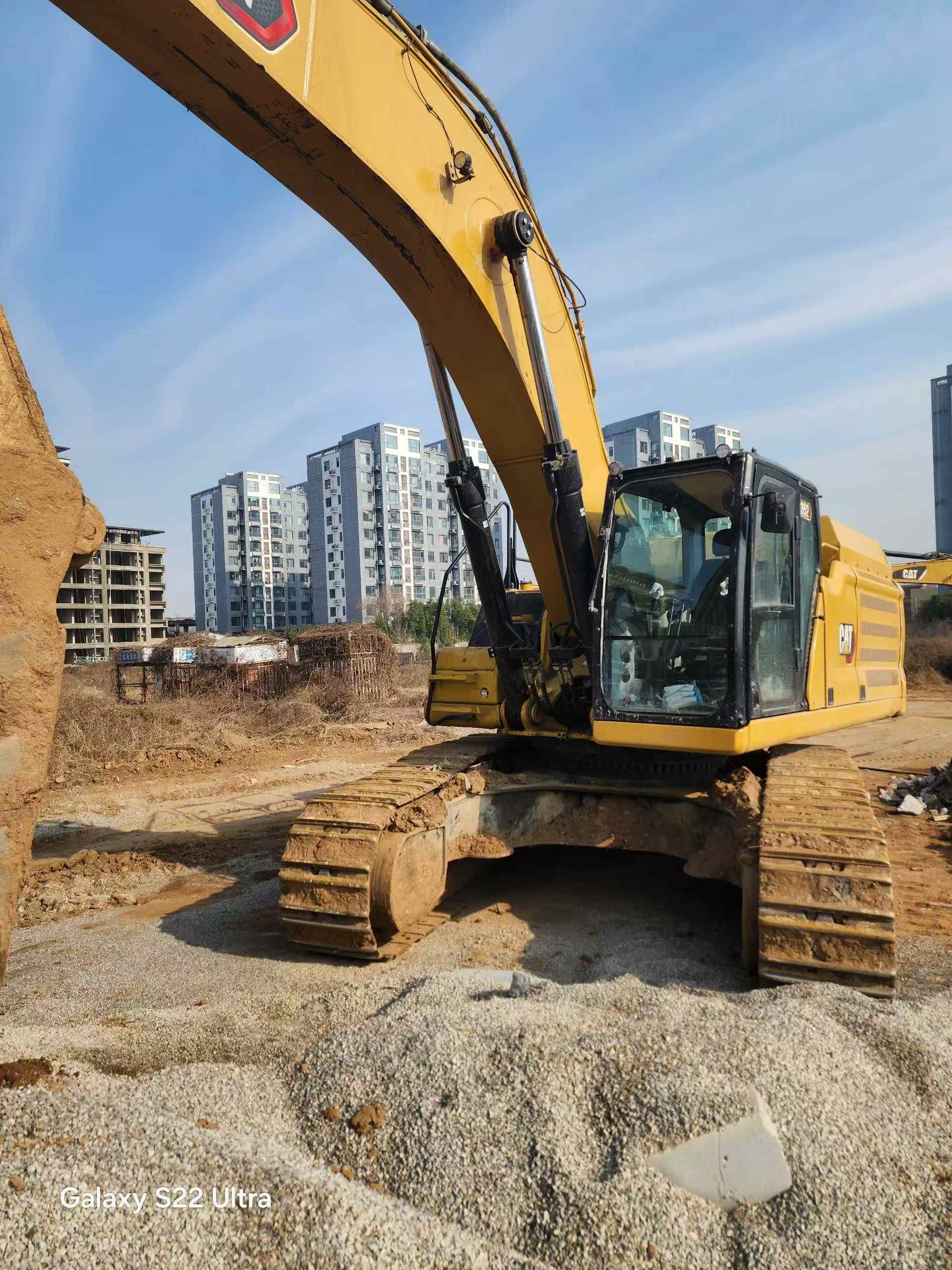 Used Caterpillar CAT352  Excavator 2022 Model / 3