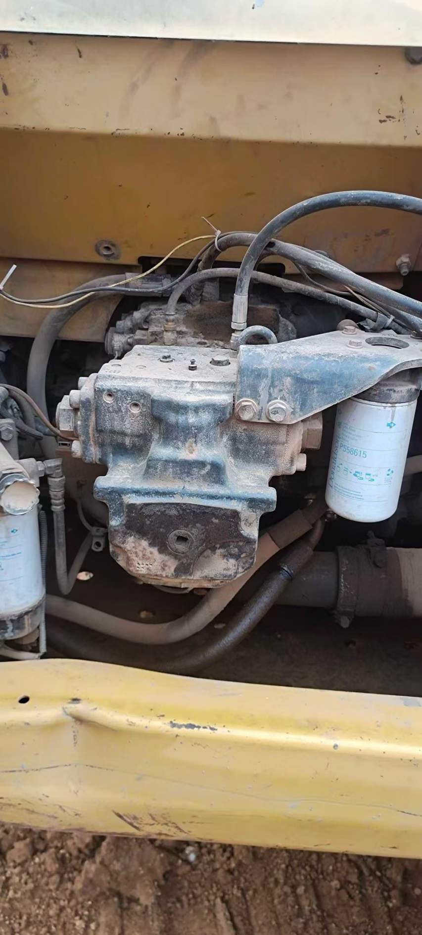 Used Komatsu PC200-8 Excavator 2010 Model / 7