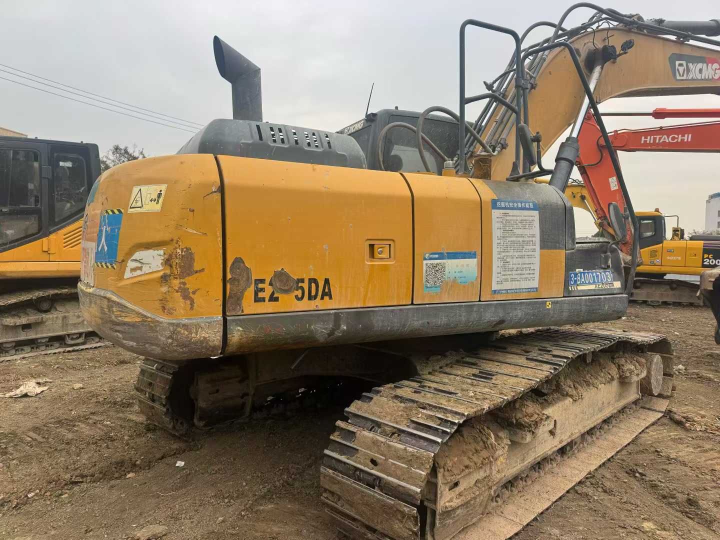 Used XCMG XE205GH Excavator 2021 Model / 3