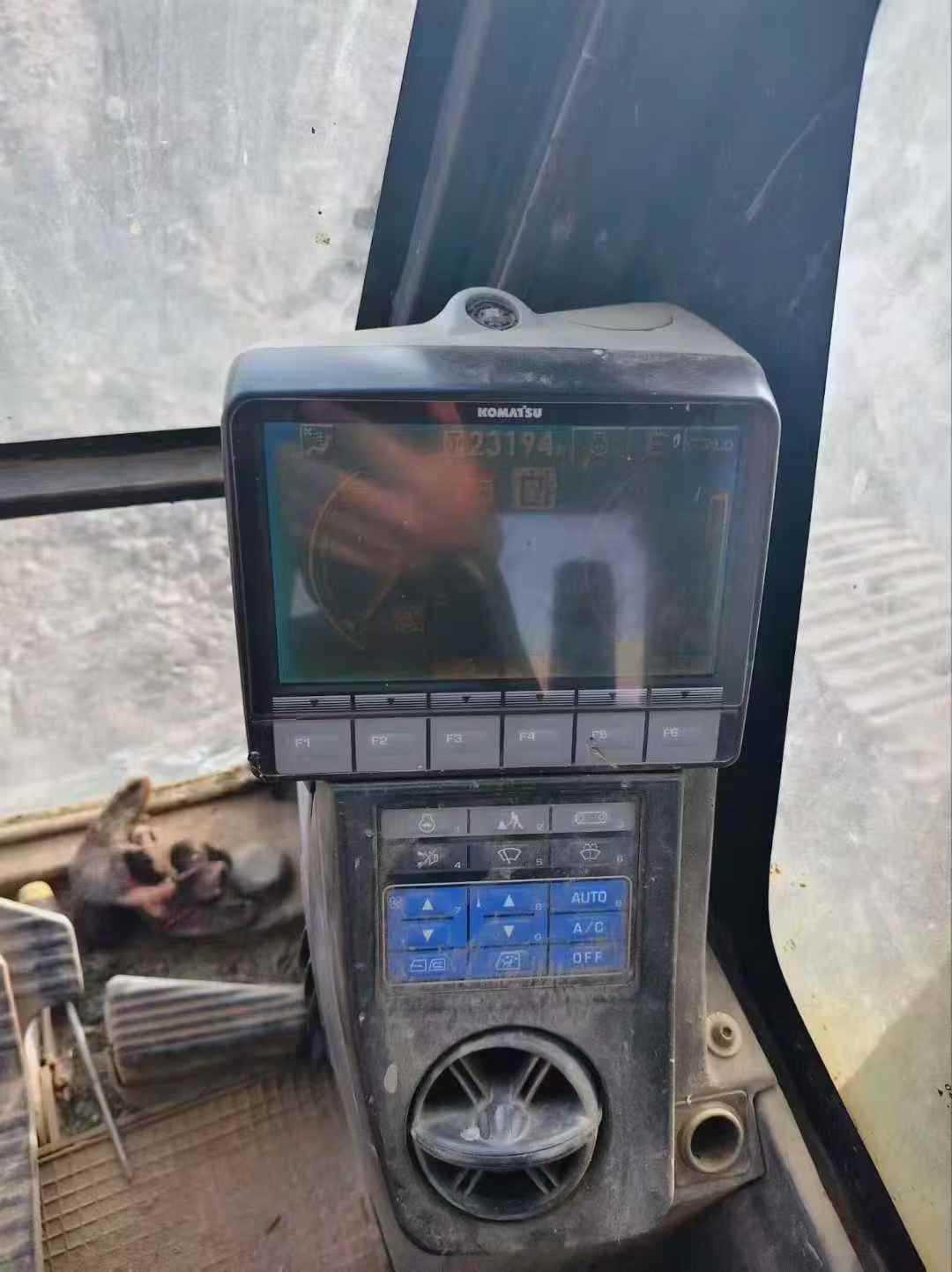 Used Komatsu PC200-8 Excavator 2016 Model / 7