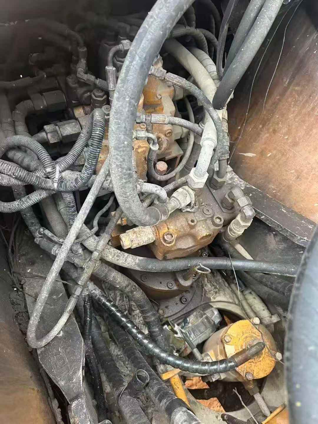 Used Sany SY135 Excavator 2013 Model / 8