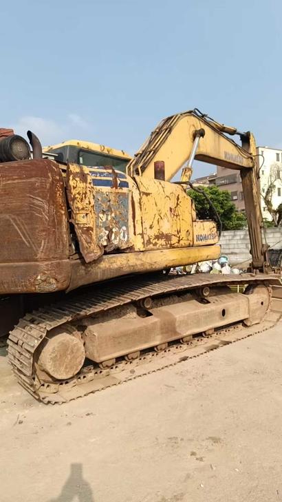 Buy Komatsu PW200-7 Used Excavator / 1