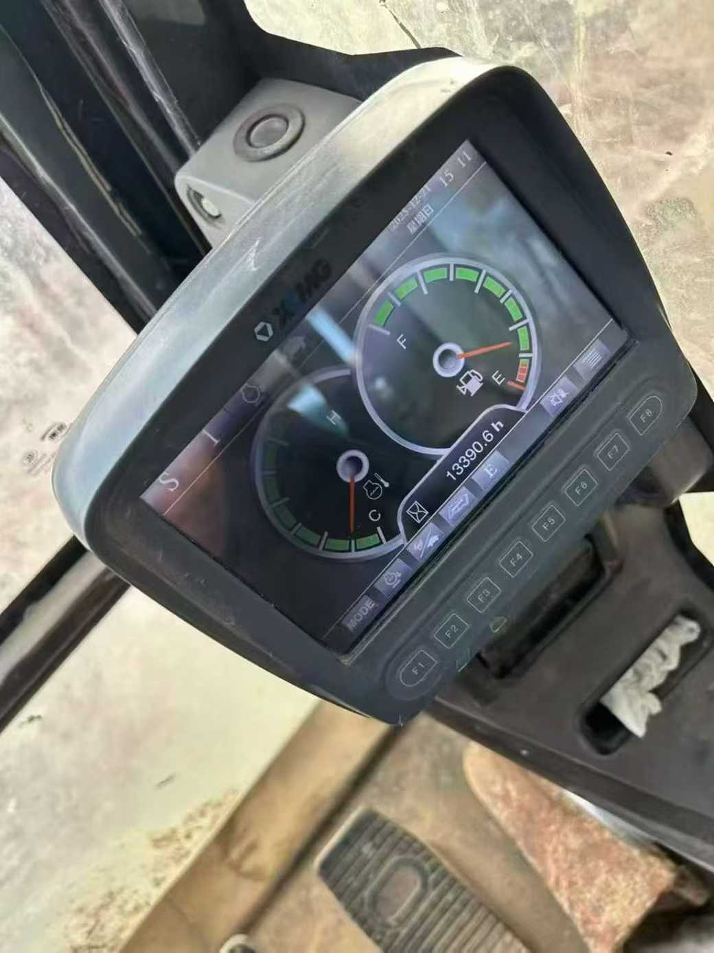 Used XCMG XE215 Excavator 2015 Model / 8