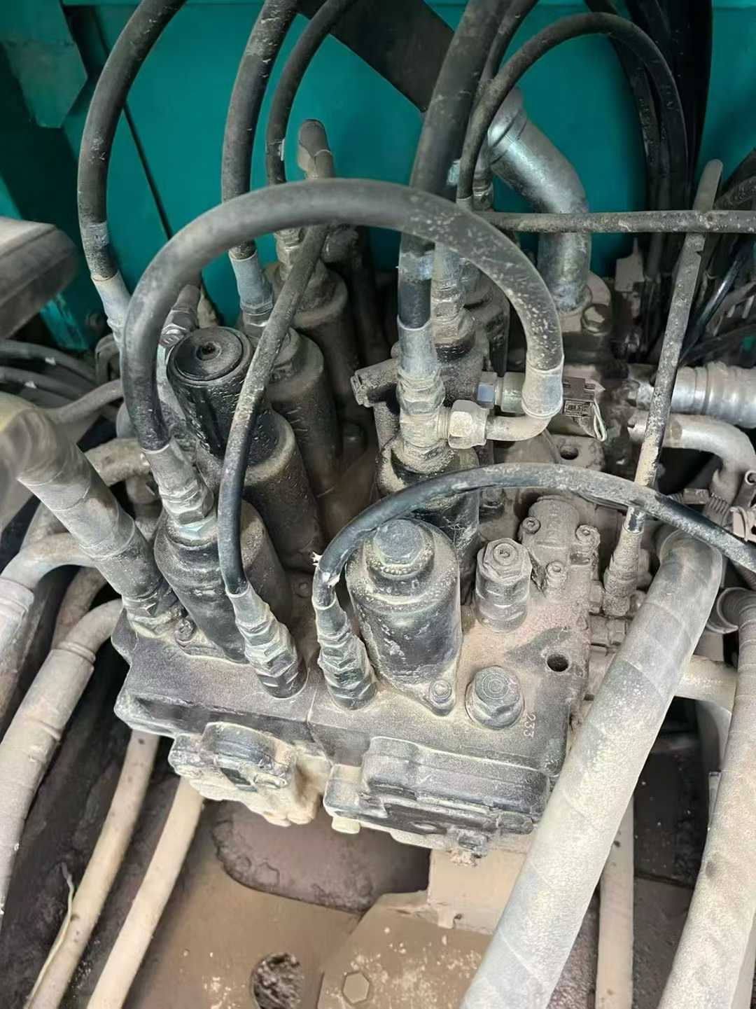 Used Kobelco SK210 Excavator 2013 Model / 2