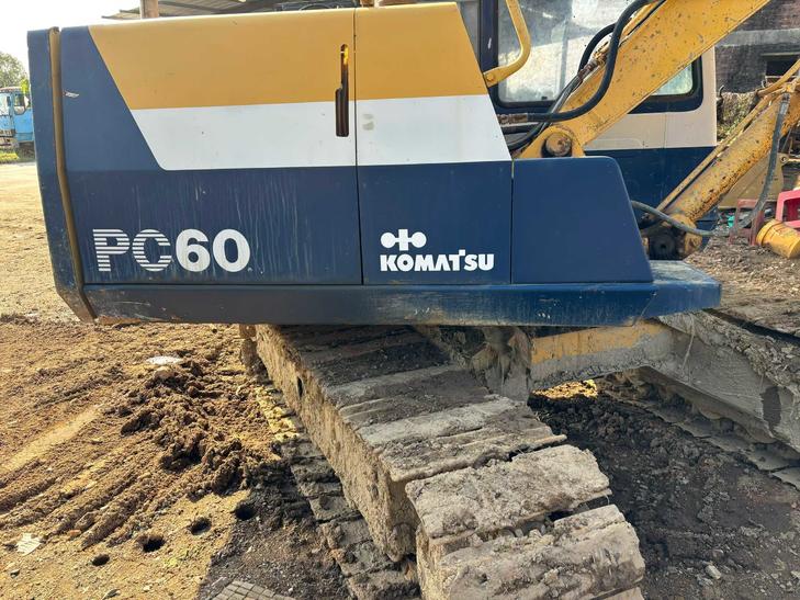 Buy Komatsu PC60-6 Used Excavator / 1