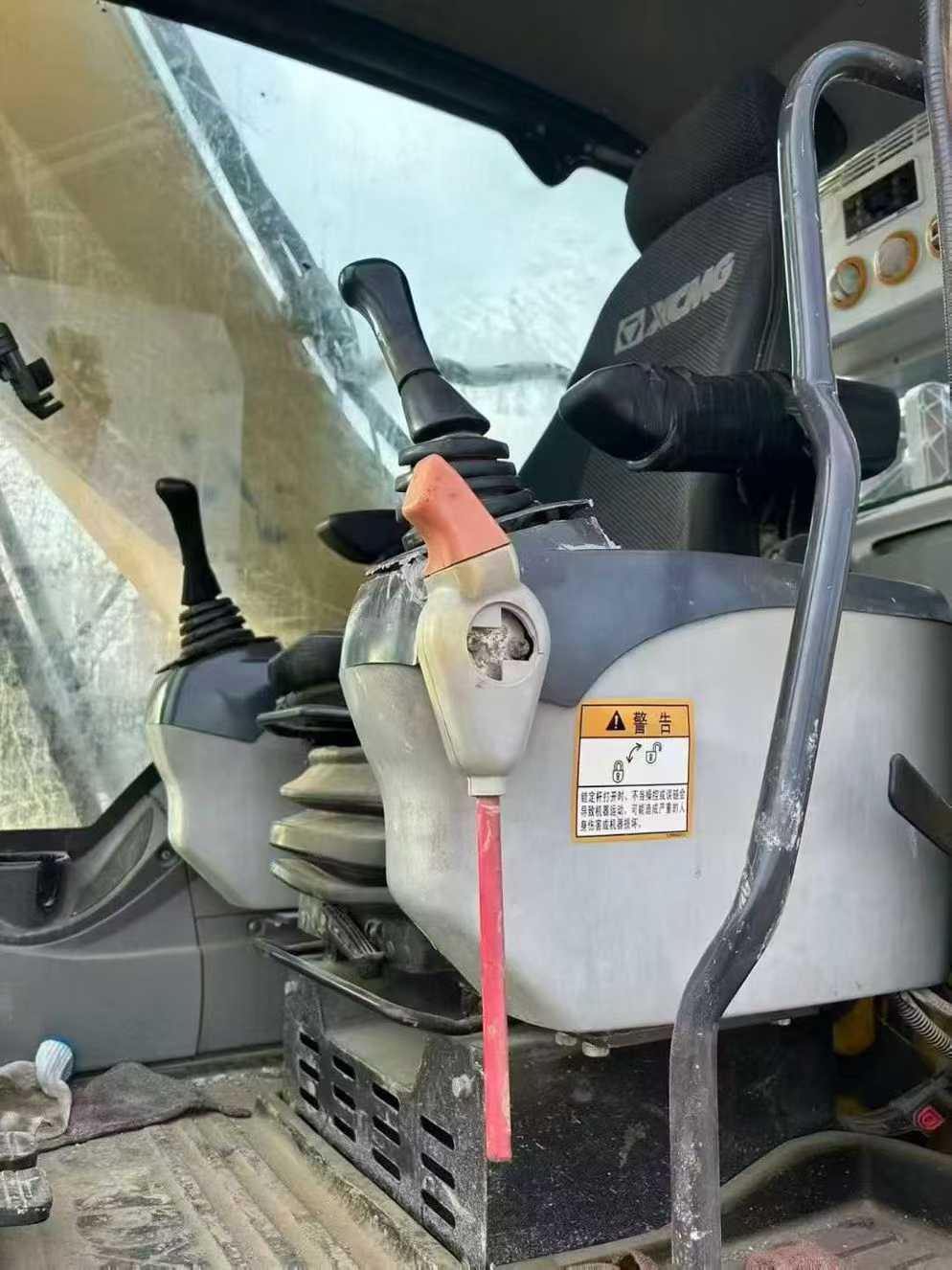 Used XCMG XE215 Excavator 2015 Model / 7