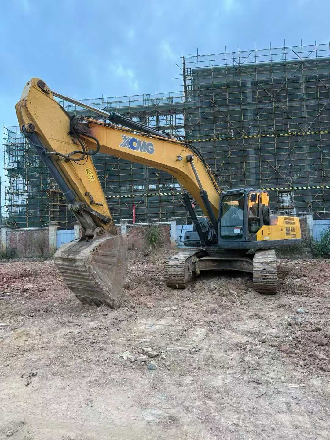 Used XCMG XE370 Excavator 2016 Model / 3