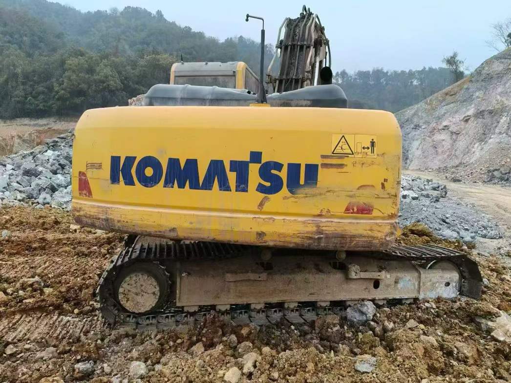 Used Komatsu HB215LC-1M0 Excavator 2021 Model / 4