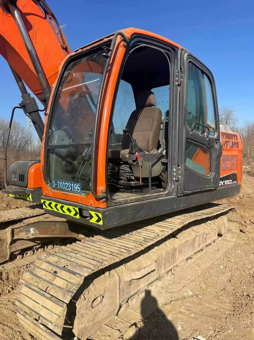 Used Doosan DX15 Excavator 2016 Model / 6