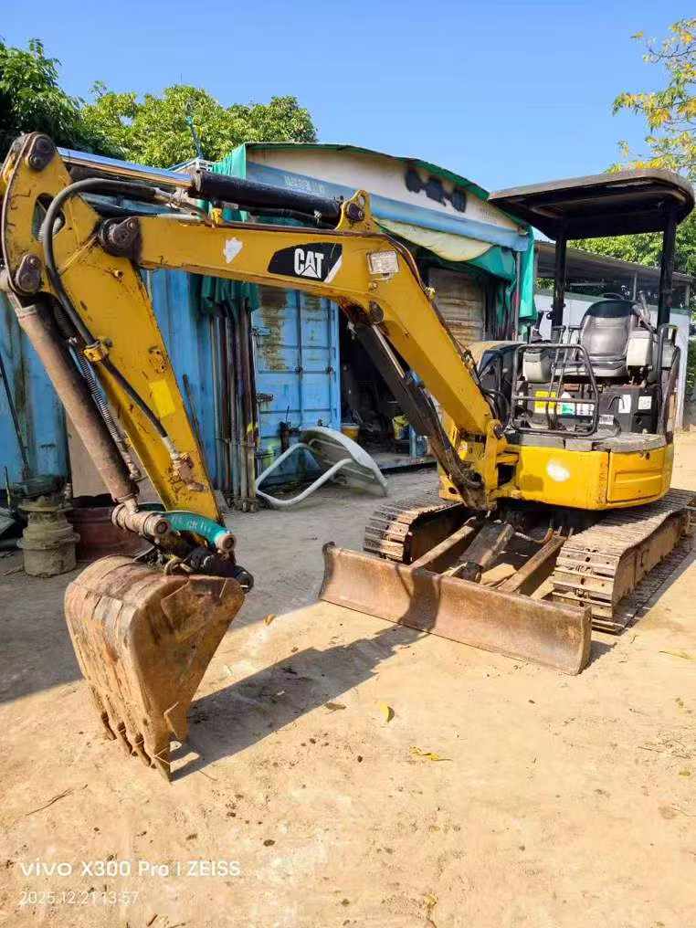 Used Caterpillar 303SR Excavator 2016 Model / 4
