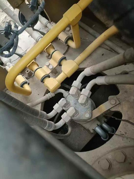 Buy Komatsu PC200-8 Used Excavator / 1