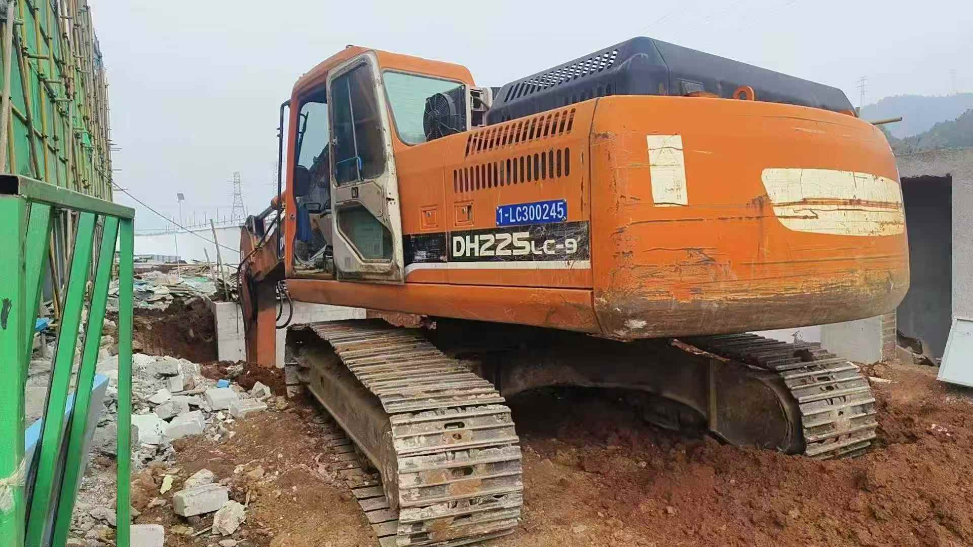 Used Doosan S225 Excavator 2016 Model / 2