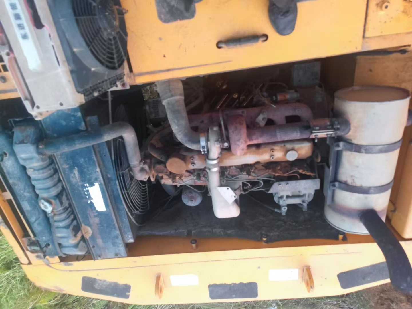 Used Hyundai R215-7 Excavator 2016 Model / 4