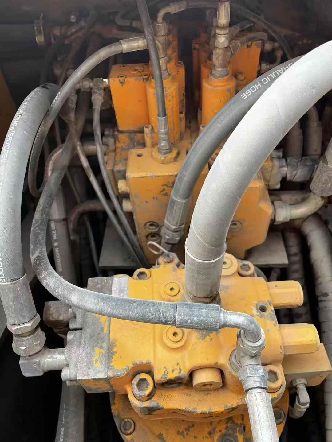 Used Hyundai R225-7 Excavator 2016 Model / 6