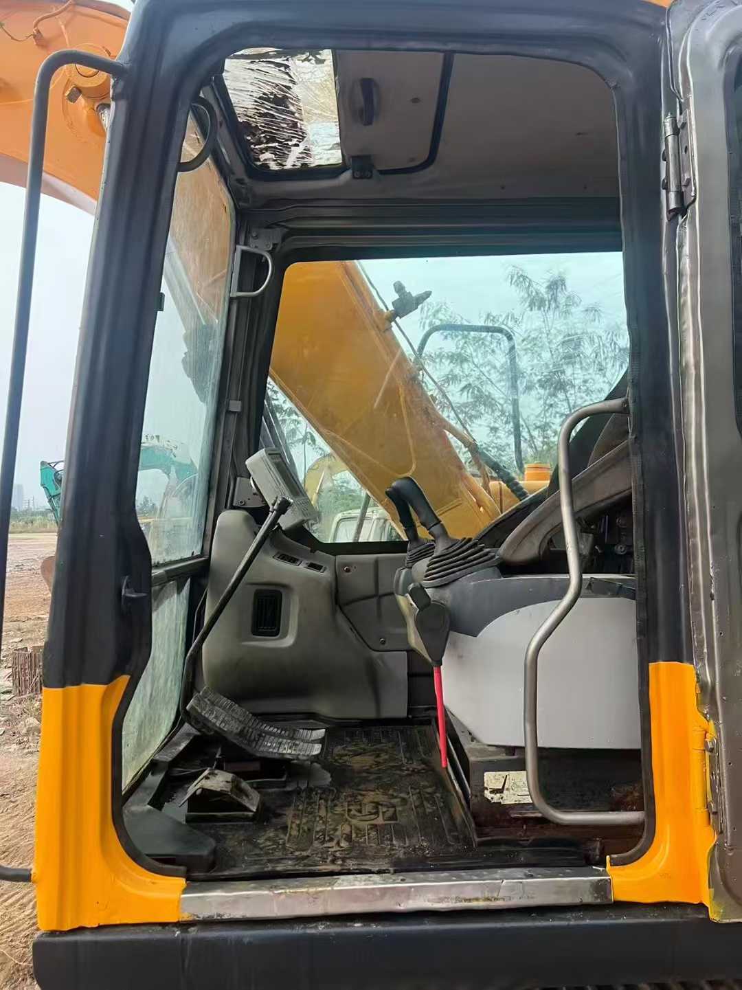 Used Sany SY135 Excavator 2016 Model / 3
