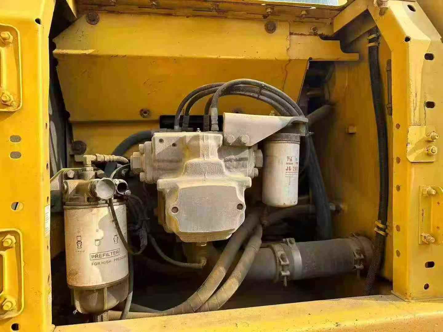 Used Komatsu PC200 Excavator 2016 Model / 7