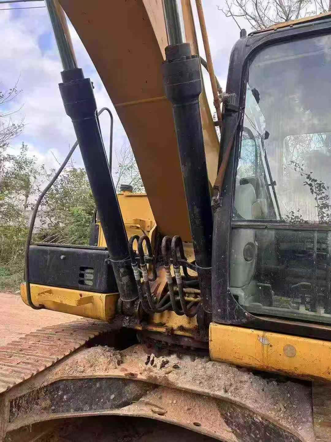 Used Caterpillar 320D Excavator 2015 Model / 4