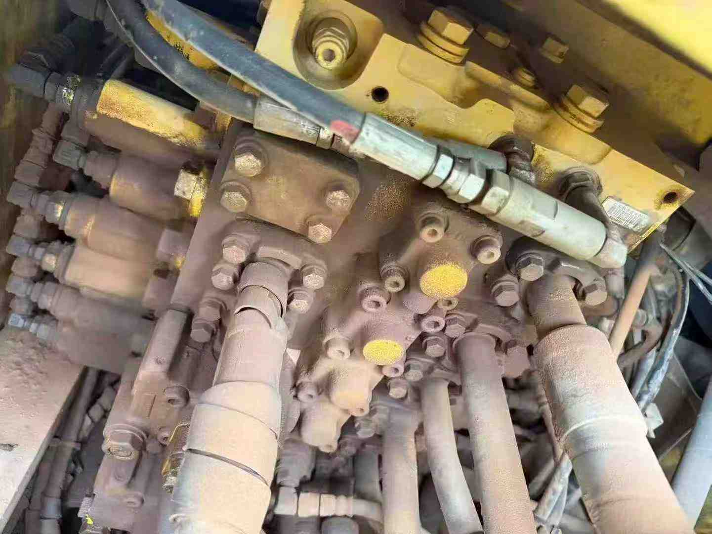 Used Komatsu PC220 Excavator 2019 Model / 4