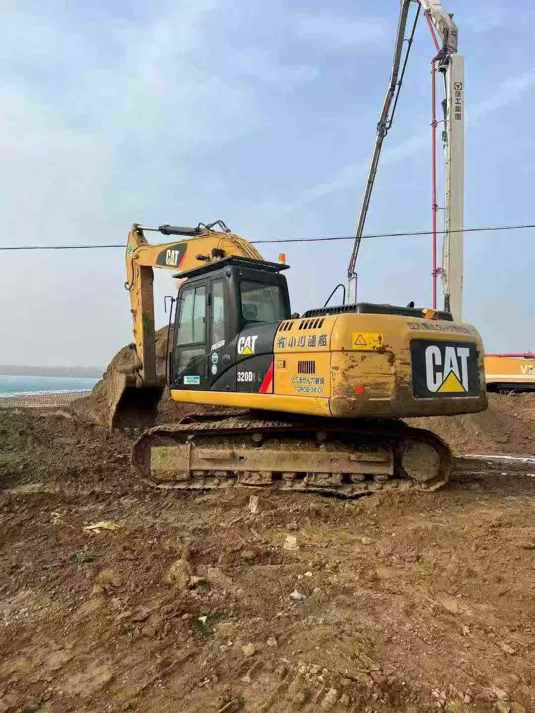 Used Caterpillar 320D Excavator 2016 Model / 2