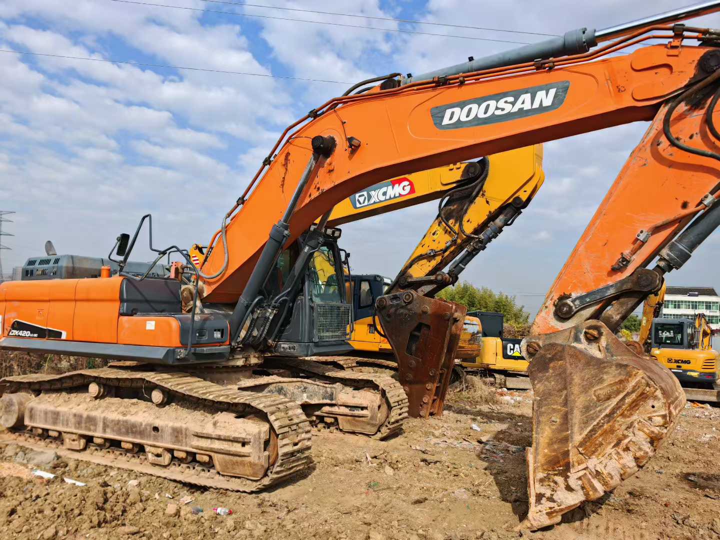 Used Doosan DL420 Excavator 2020 Model / 3