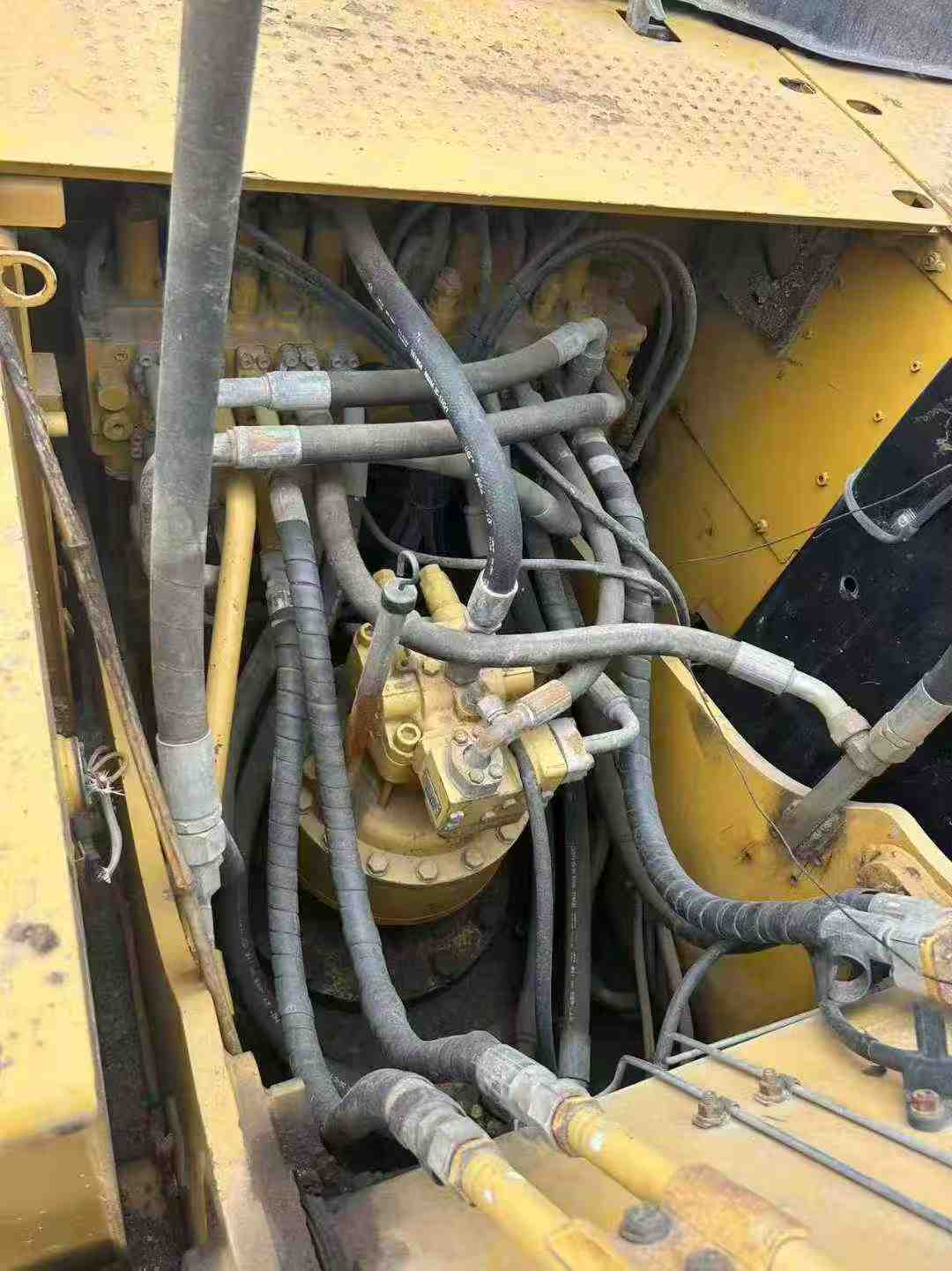 Used Caterpillar 320D Excavator 2014 Model / 4