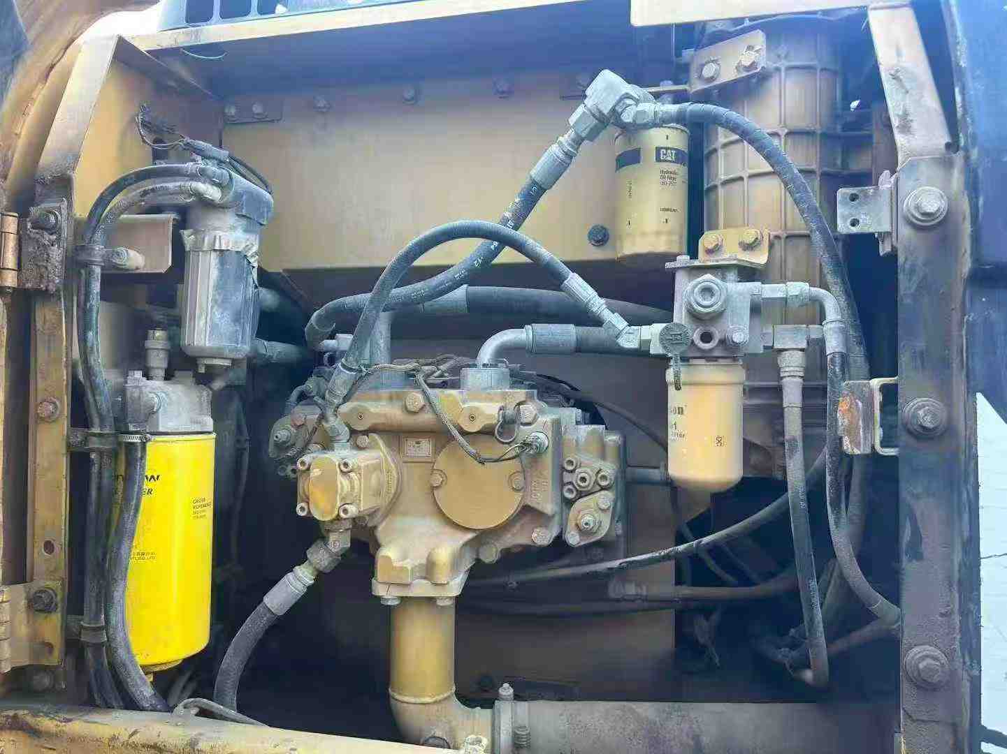 Used Caterpillar 320D Excavator 2014 Model / 7