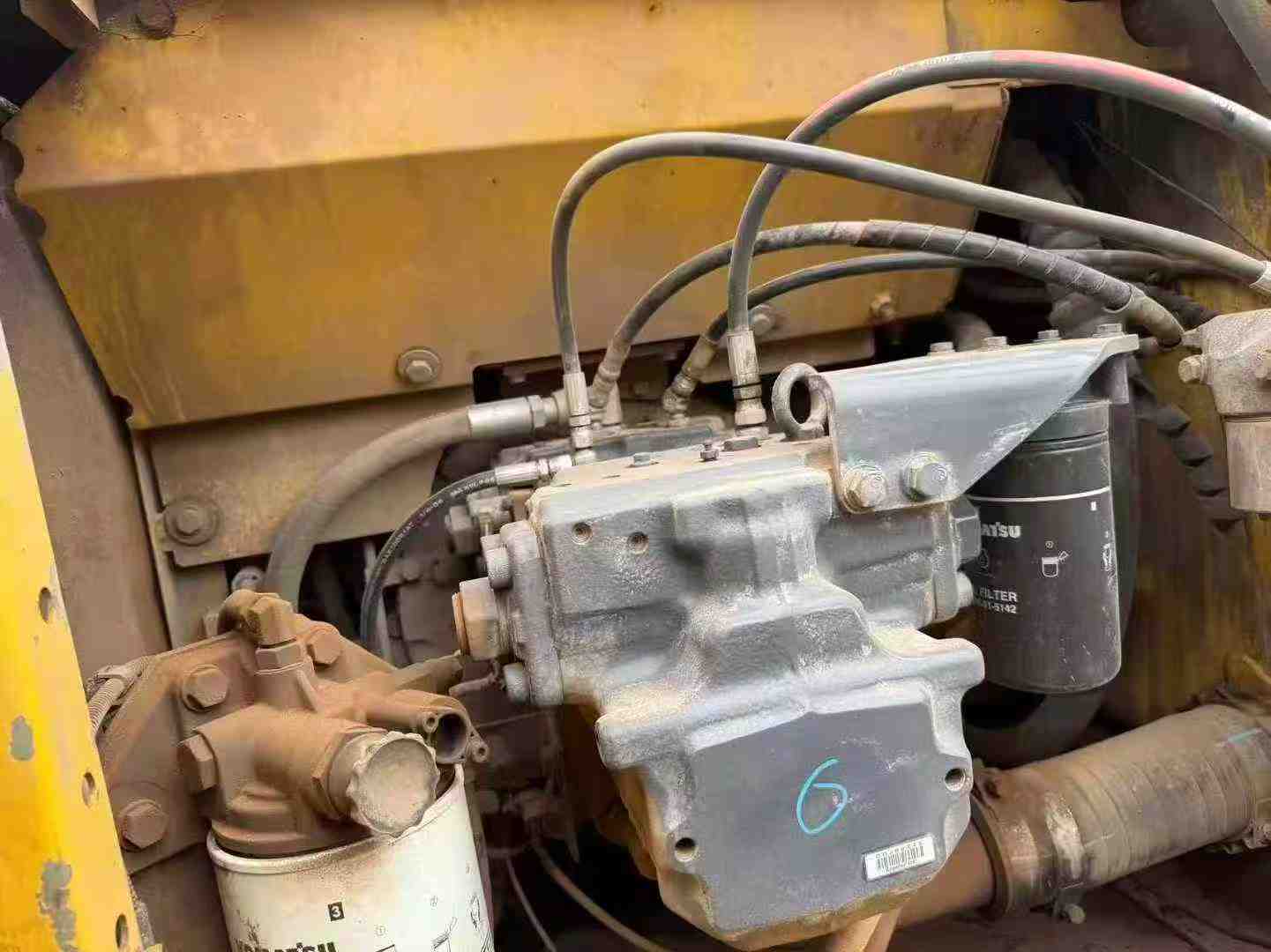 Used Komatsu PC220 Excavator 2019 Model / 5