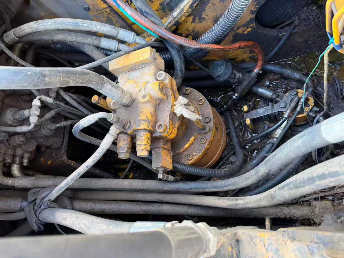 Used Hyundai R215-7 Excavator 2016 Model / 4