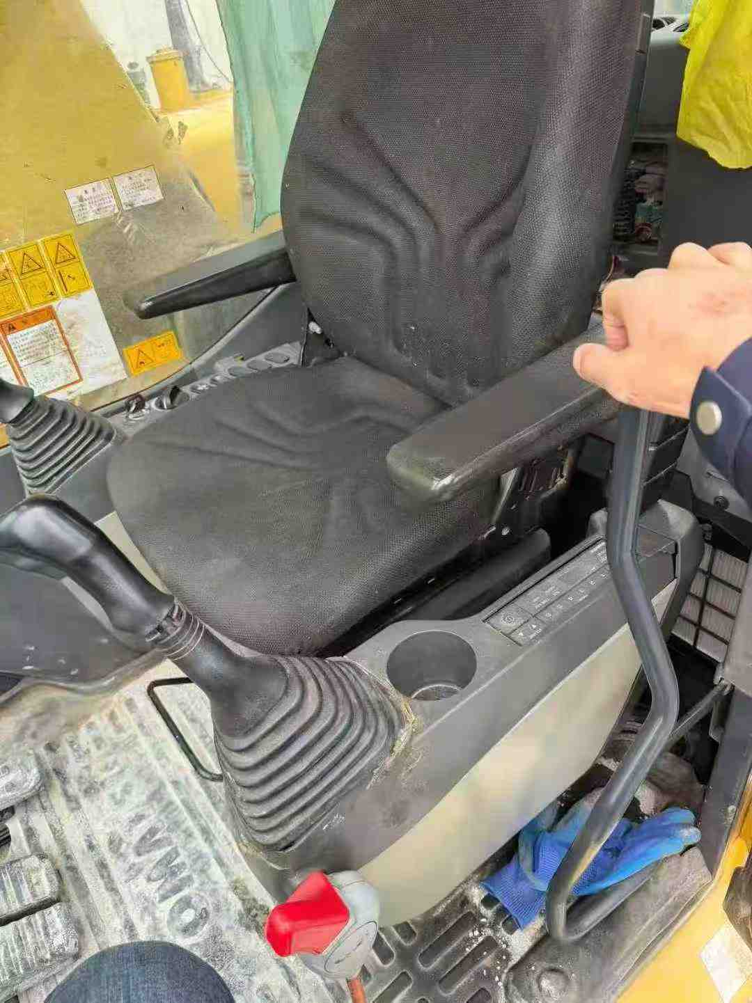 Used Komatsu PC240LC-8 Excavator 2013 Model / 9