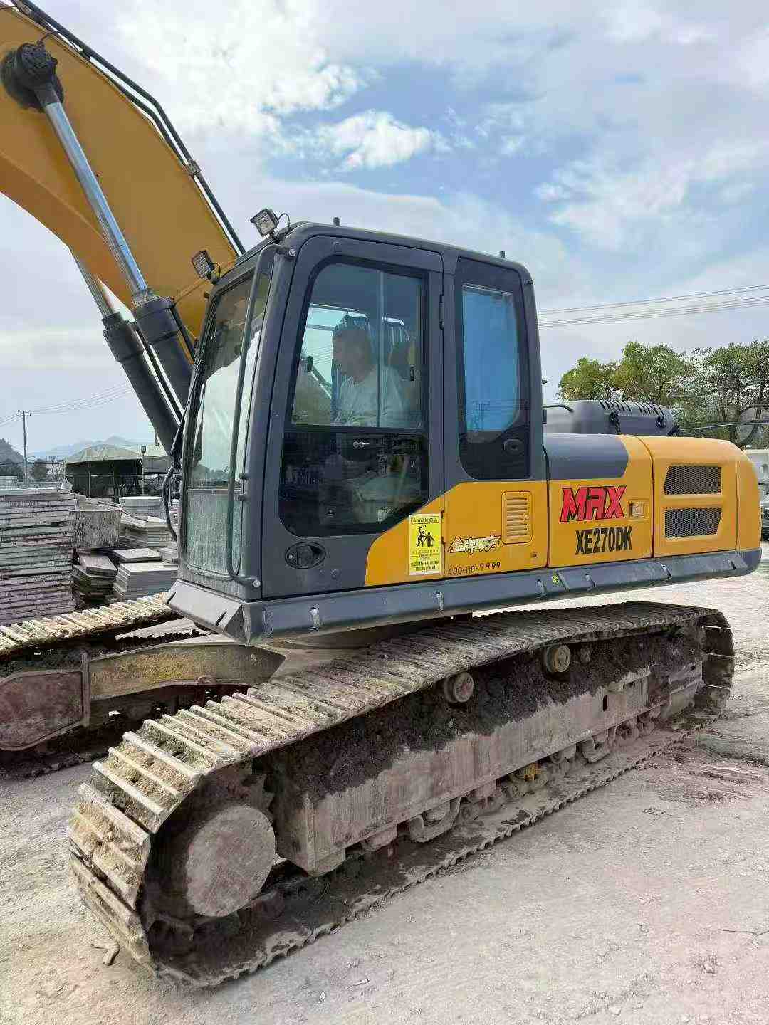 Used XCMG XE270GK Excavator 2020 Model / 4