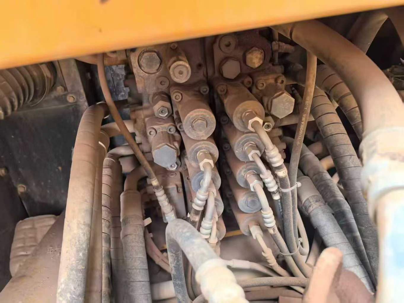 Used Kato HD820R Excavator 2016 Model / 2