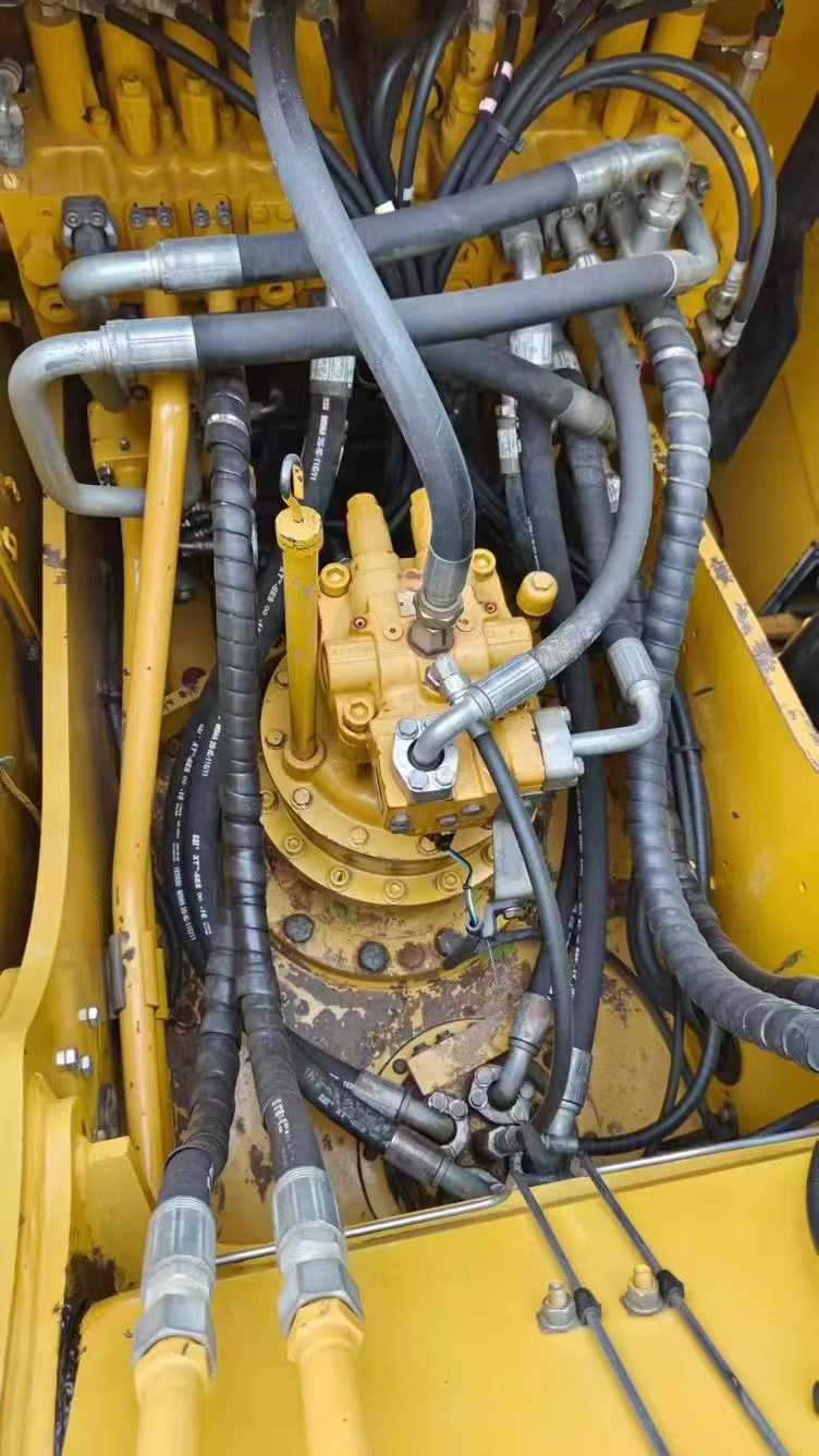 Used Caterpillar 323D2L Excavator 2017 Model / 9